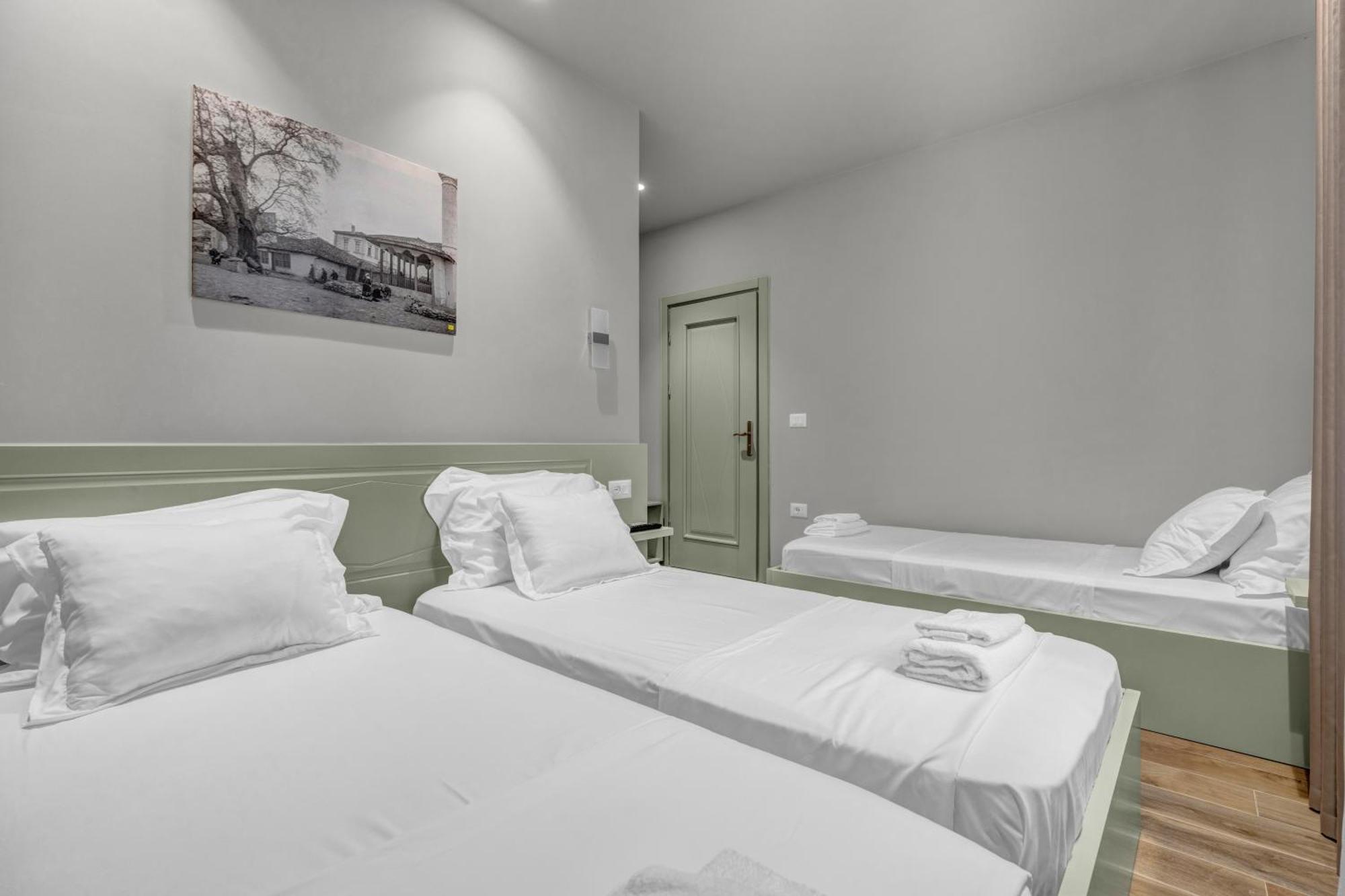 Villa Zoi A Stay To Remember I Located Inside The Castle Of Elbasan, On A Historic Roman Road Via Egnatia I Homemade Breakfast Exterior photo